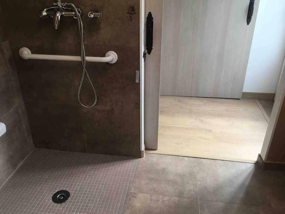Oak Palace Oakplacescom ليون المظهر الخارجي الصورة